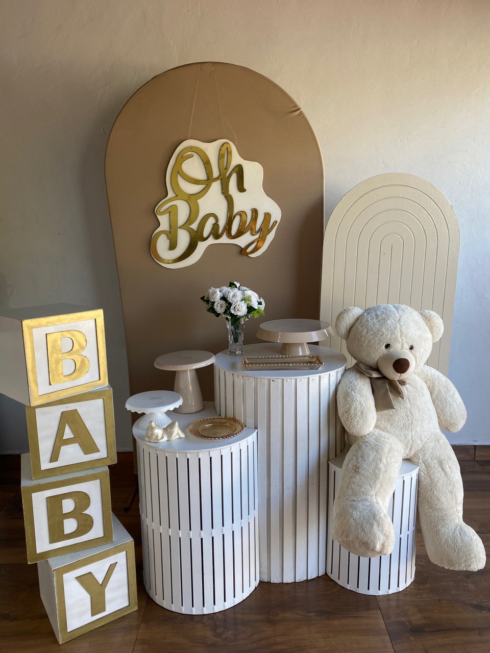 Kit Chá de Bebê Bege  - Pacalu Locações 