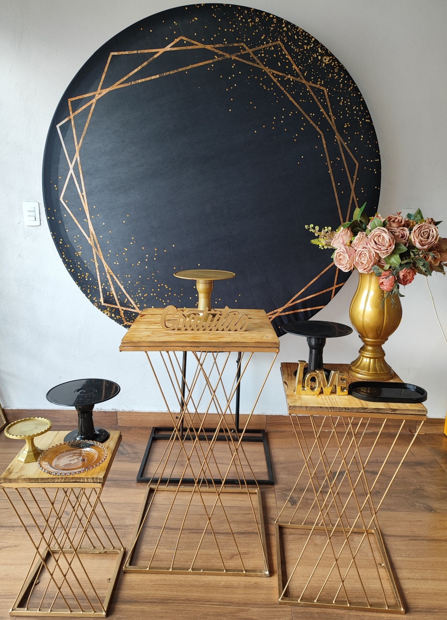 Kit Preto Com Dourado  - Pacalu Locações 