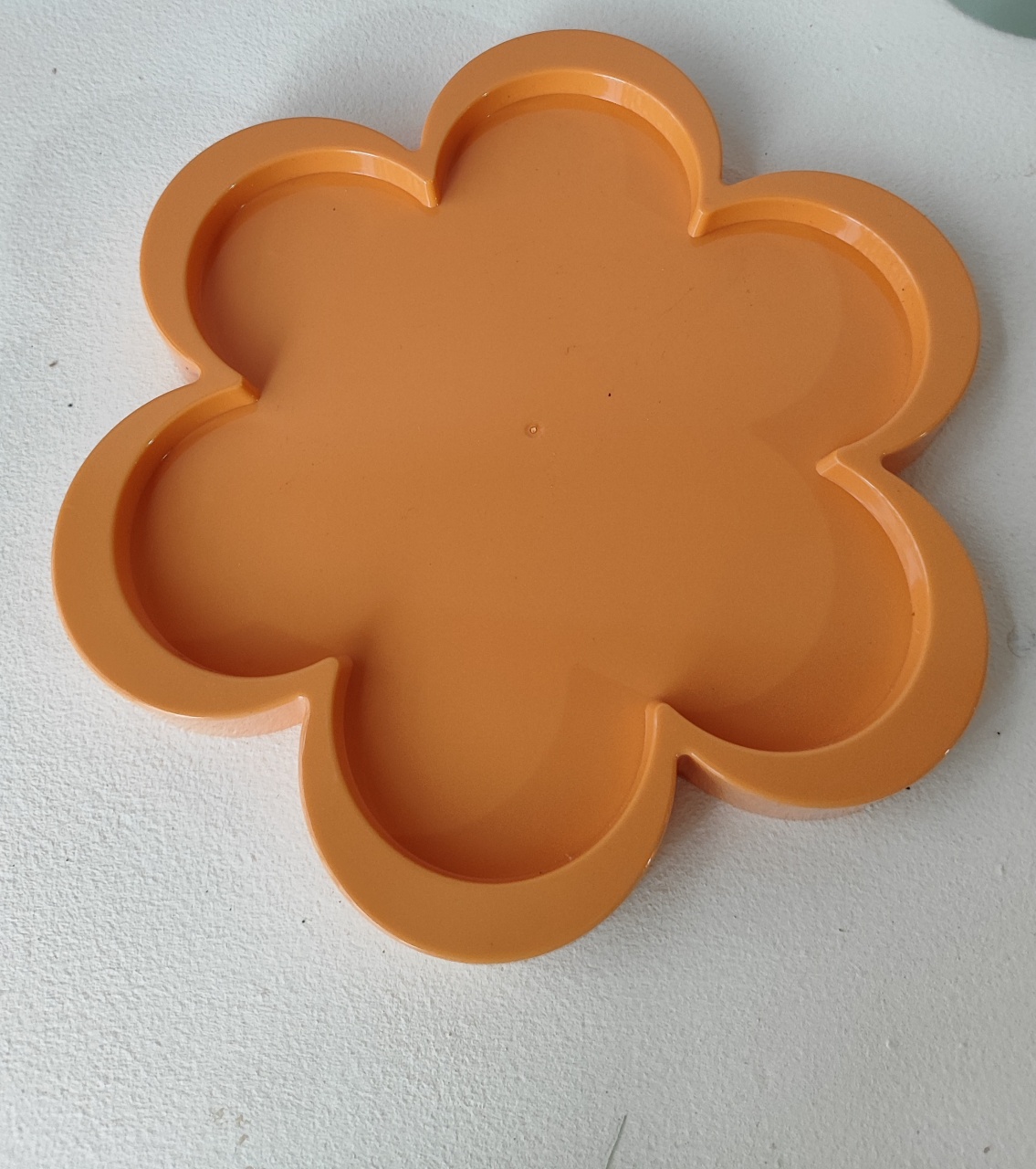 Bandeja Flor de Plastico Baixa Laranja Claro - Pacalu Locações 