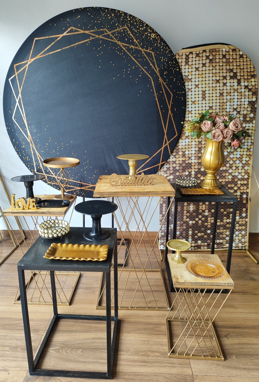 Kit Preto Com Dourado  - Pacalu Locações 