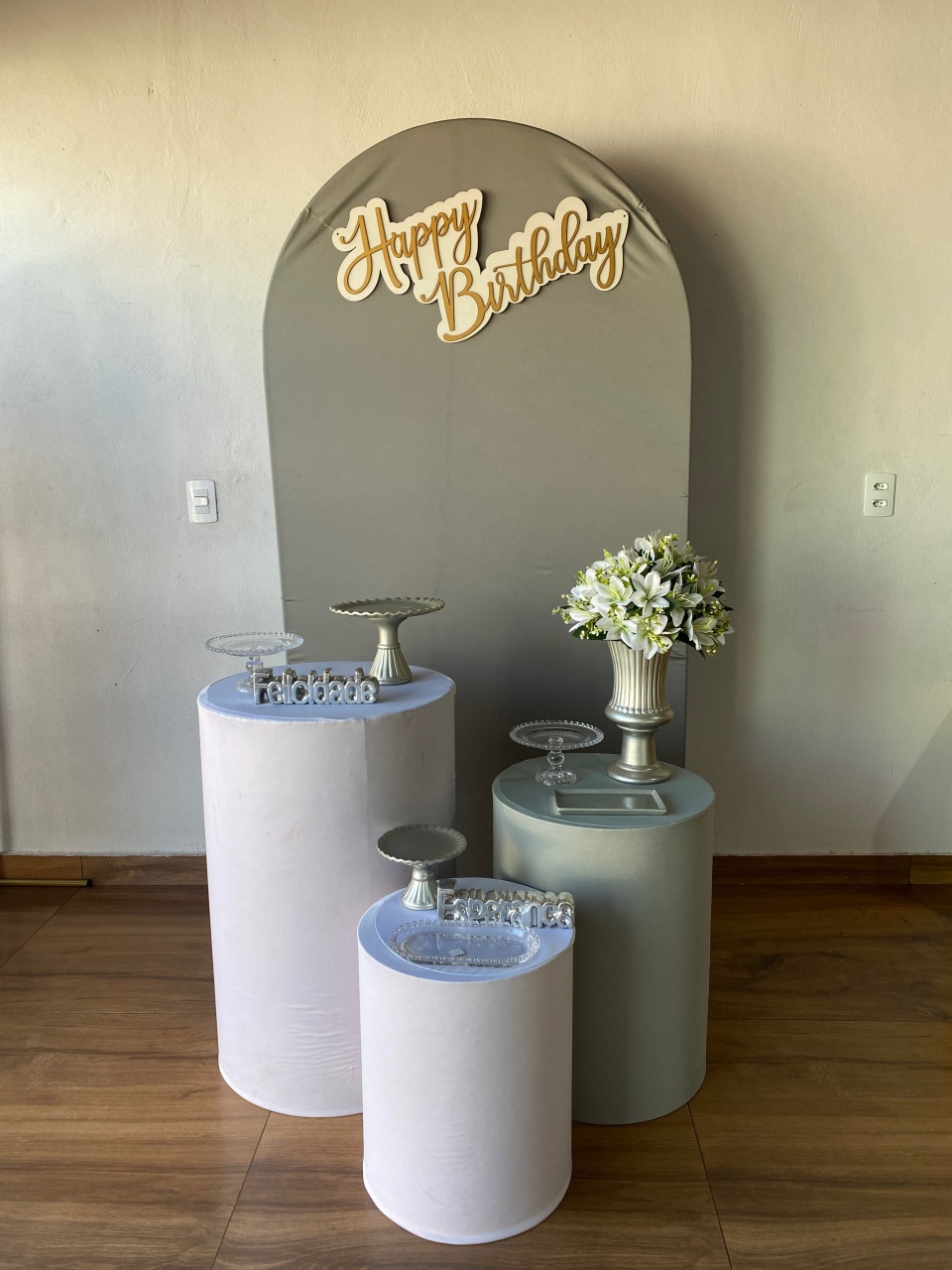 Kit Prata Com Branco - Pacalu Locações 