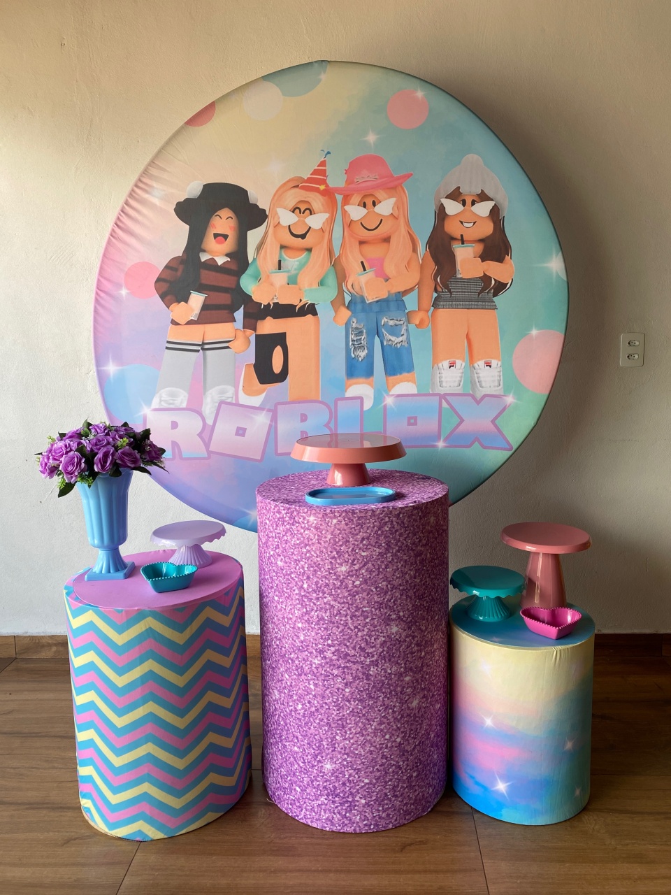 Kit Roblox Menina  - Pacalu Locações 