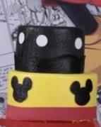 Bolo de 2 Andares - Mickey - AZ PEGUE E MONTE