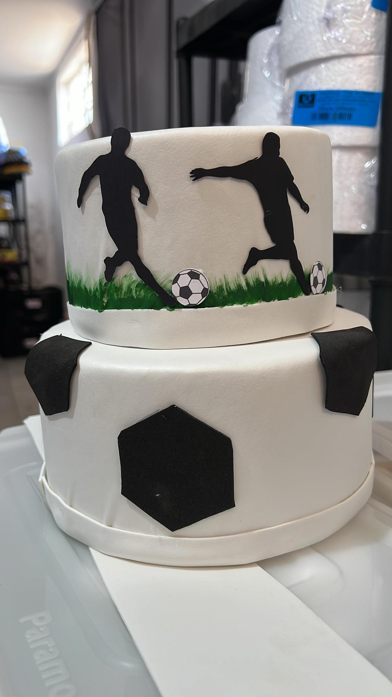 Bolo de 2 Andares - Futebol - AZ PEGUE E MONTE