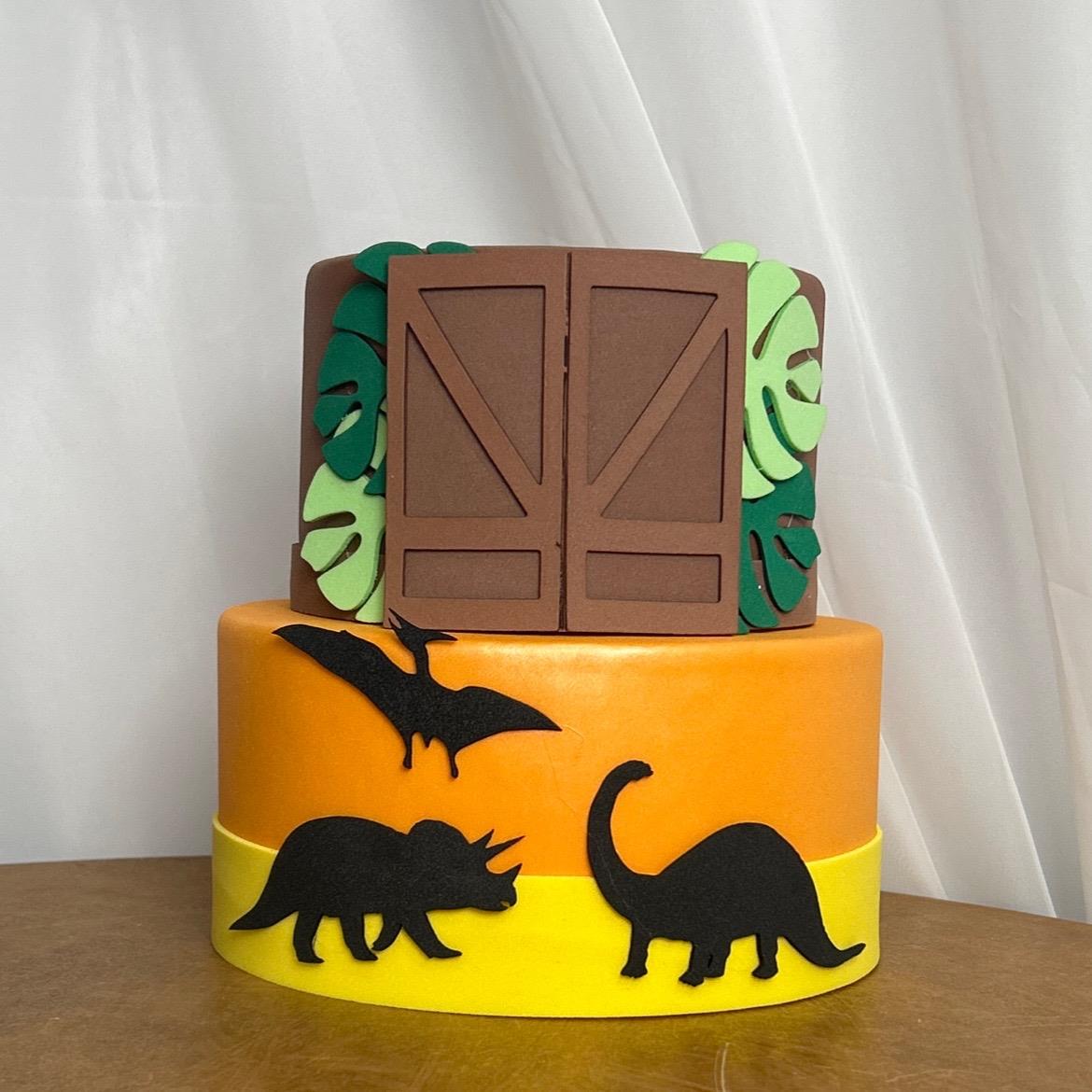 Bolo de 2 Andares - Dinossauro - AZ PEGUE E MONTE