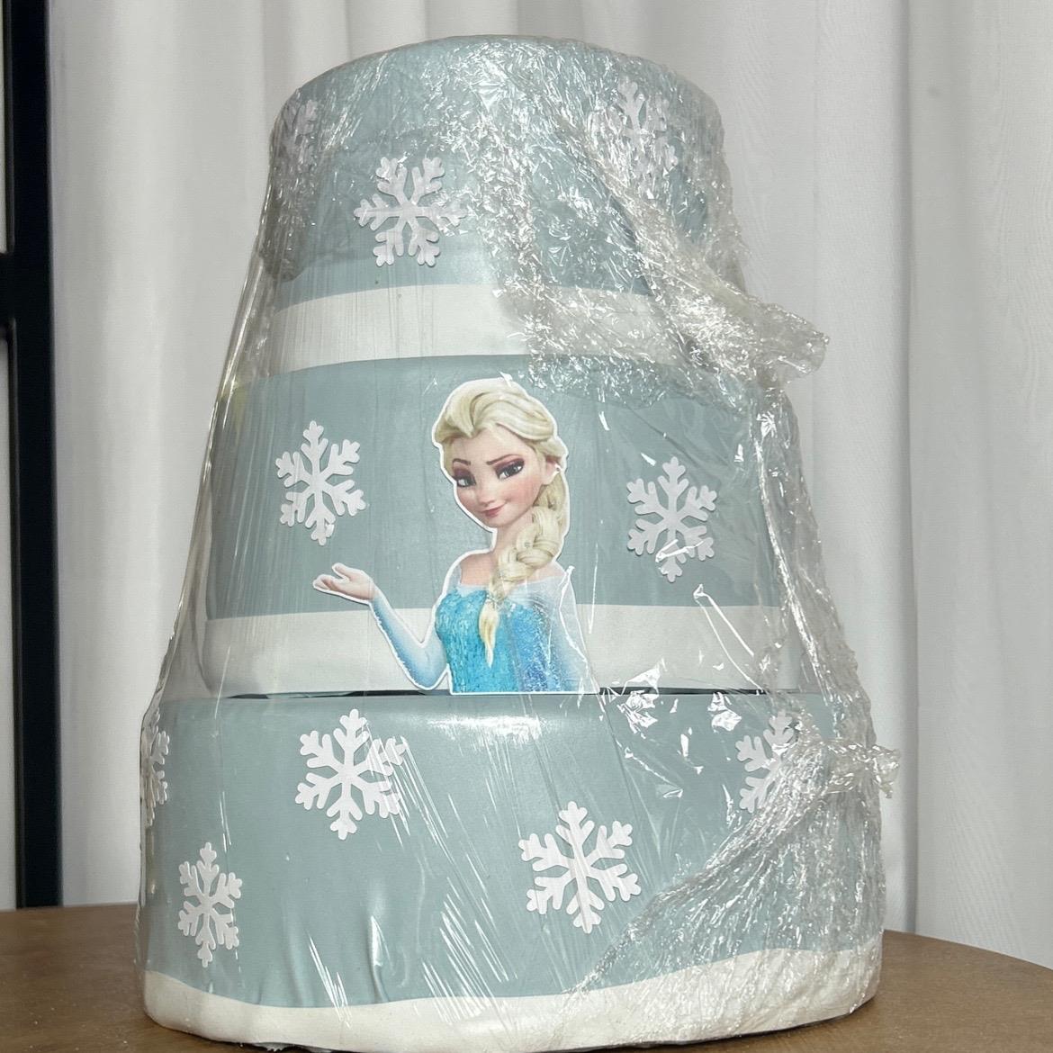 Bolo Fake Frozen-3 Andares - AZ PEGUE E MONTE