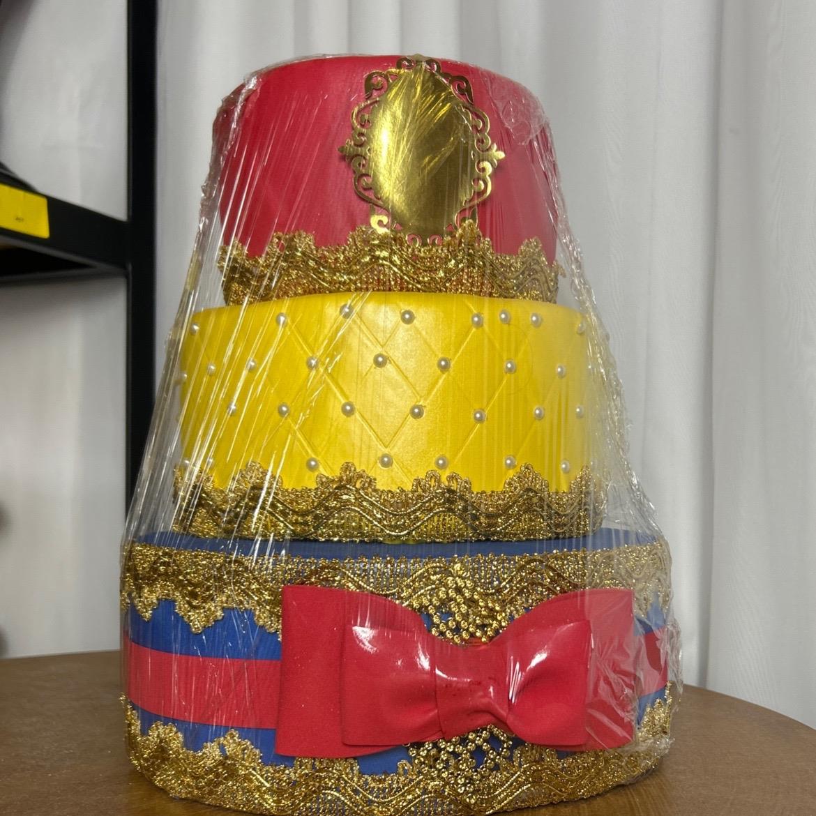 Bolo Fake Branca de Neve-3 Andares - AZ PEGUE E MONTE