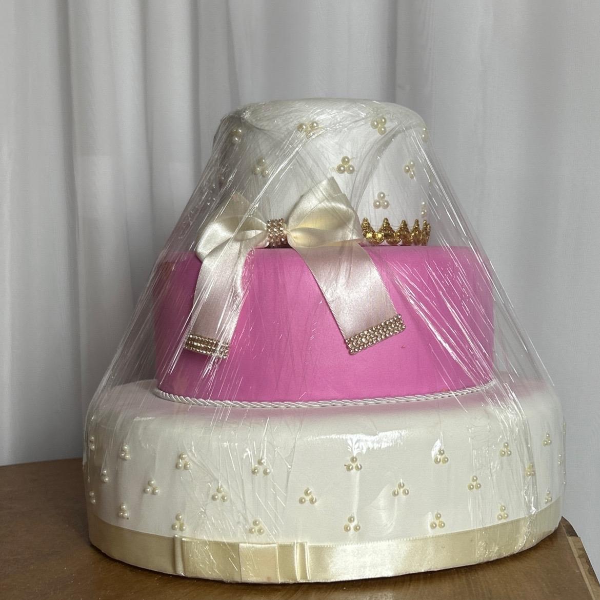 Bolo Fake Branco E Rosa Com Laço-3 Andares - AZ PEGUE E MONTE