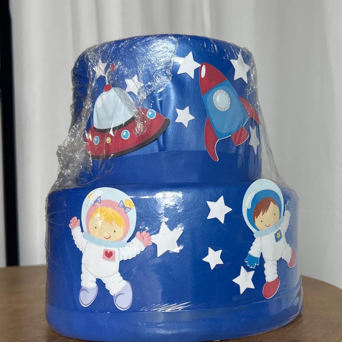 Bolo Fake Astronauta-2 Andar - AZ PEGUE E MONTE