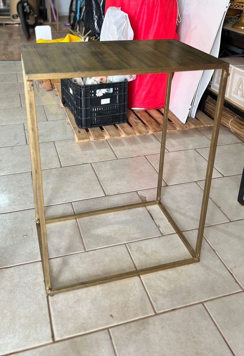 Mesa Aço Dourado Envelhecido - M - AZ PEGUE E MONTE