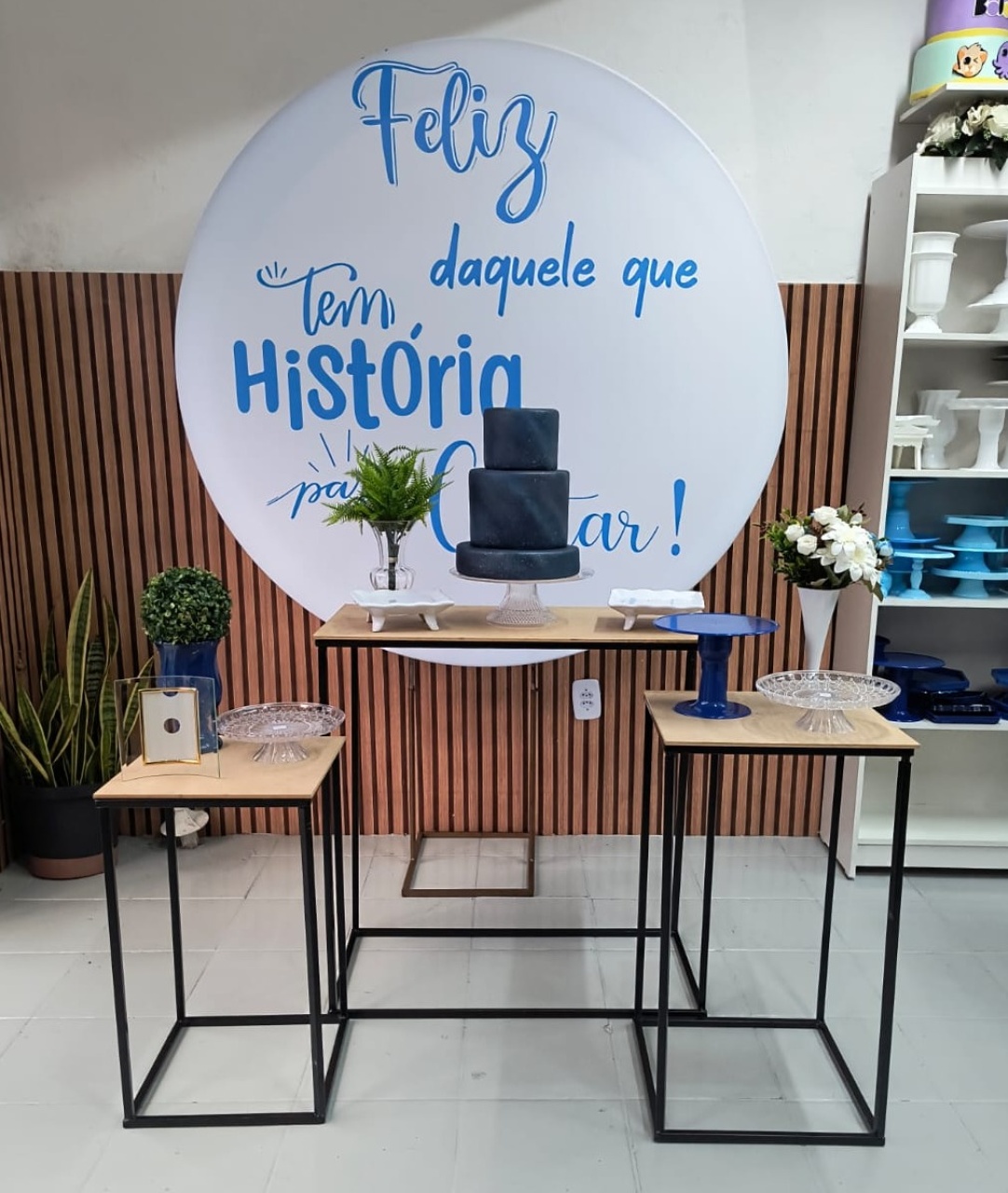 Kit Ouro Feliz Daquele Que Tem Historia Pra Contar - Lilas Decor Locações e Festas