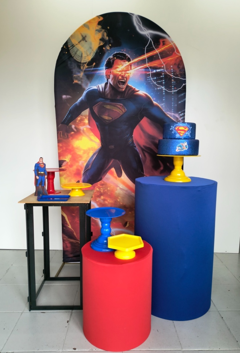 Kit Ouro Super Man  - Lilas Decor Locações e Festas