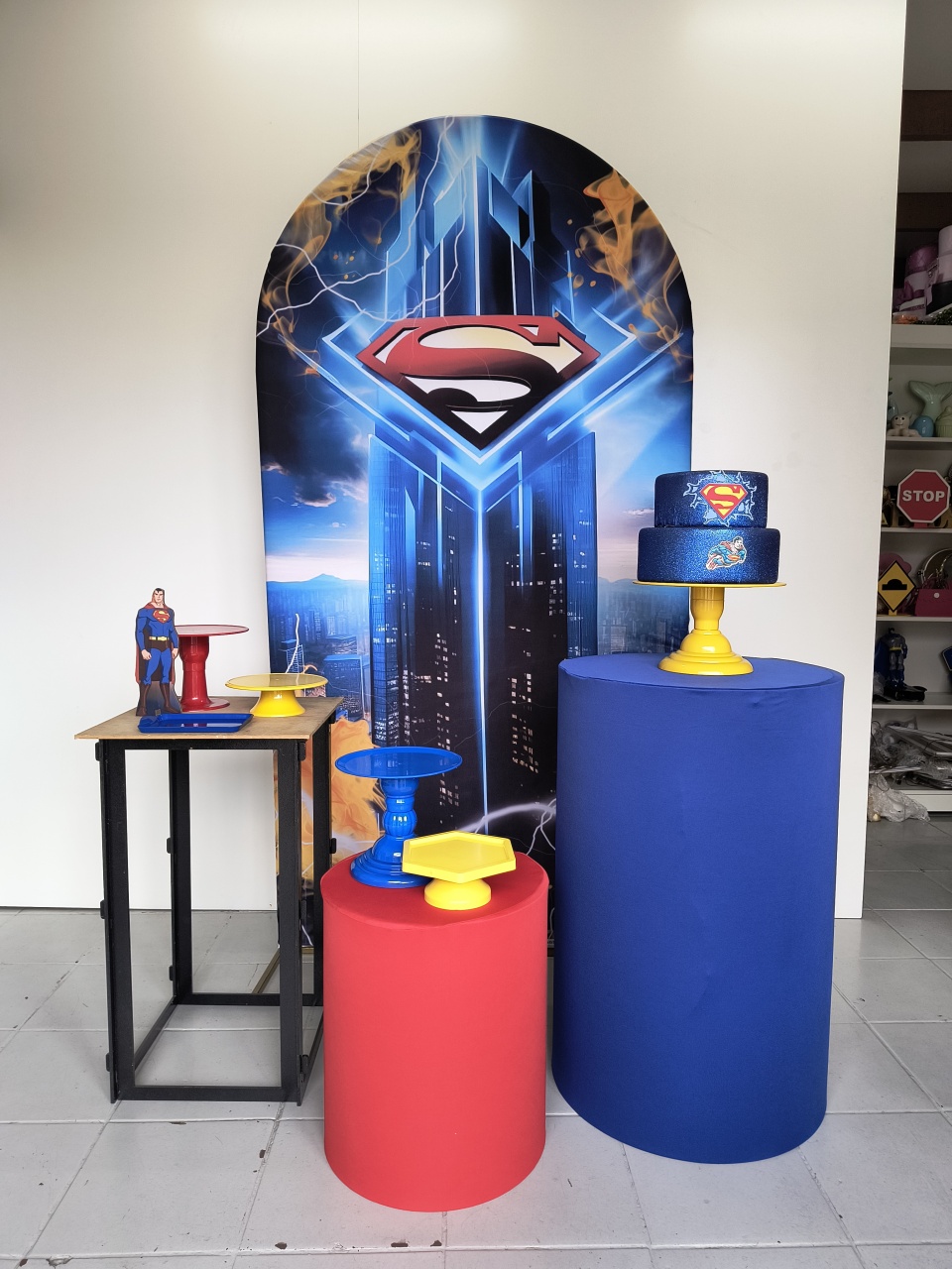 Kit Ouro Super Man - Lilas Decor Locações e Festas