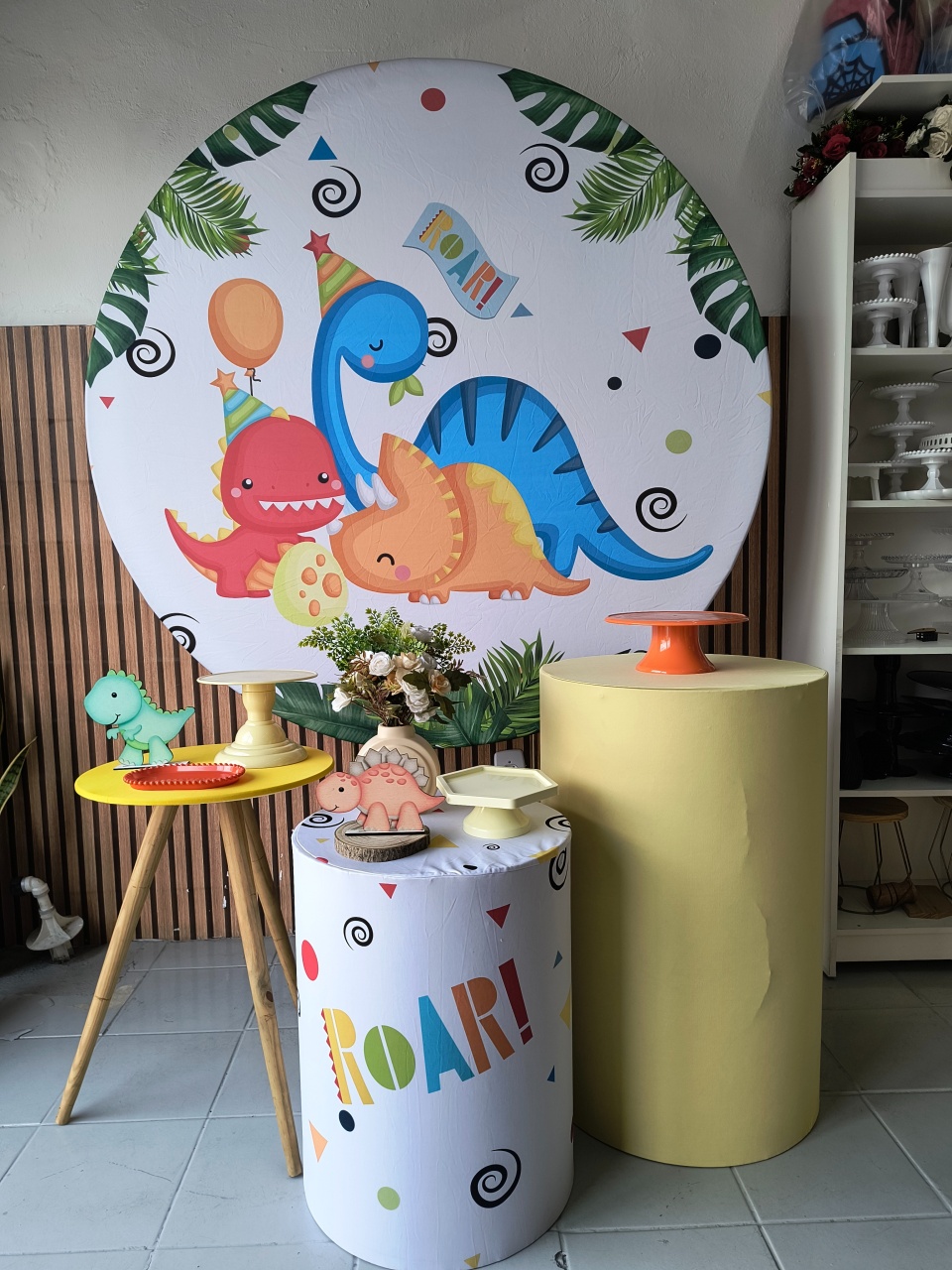 Kit Prata Dino Baby 2 - Lilas Decor Locações e Festas