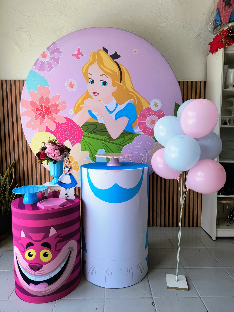 Kit Bronze Alice No Pais das Maravilhas  - Lilas Decor Locações e Festas