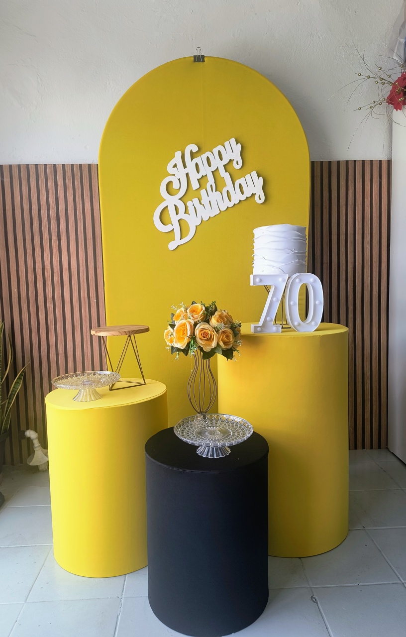 Kit Ouro Amarelo E Preto  - Lilas Decor Locações e Festas