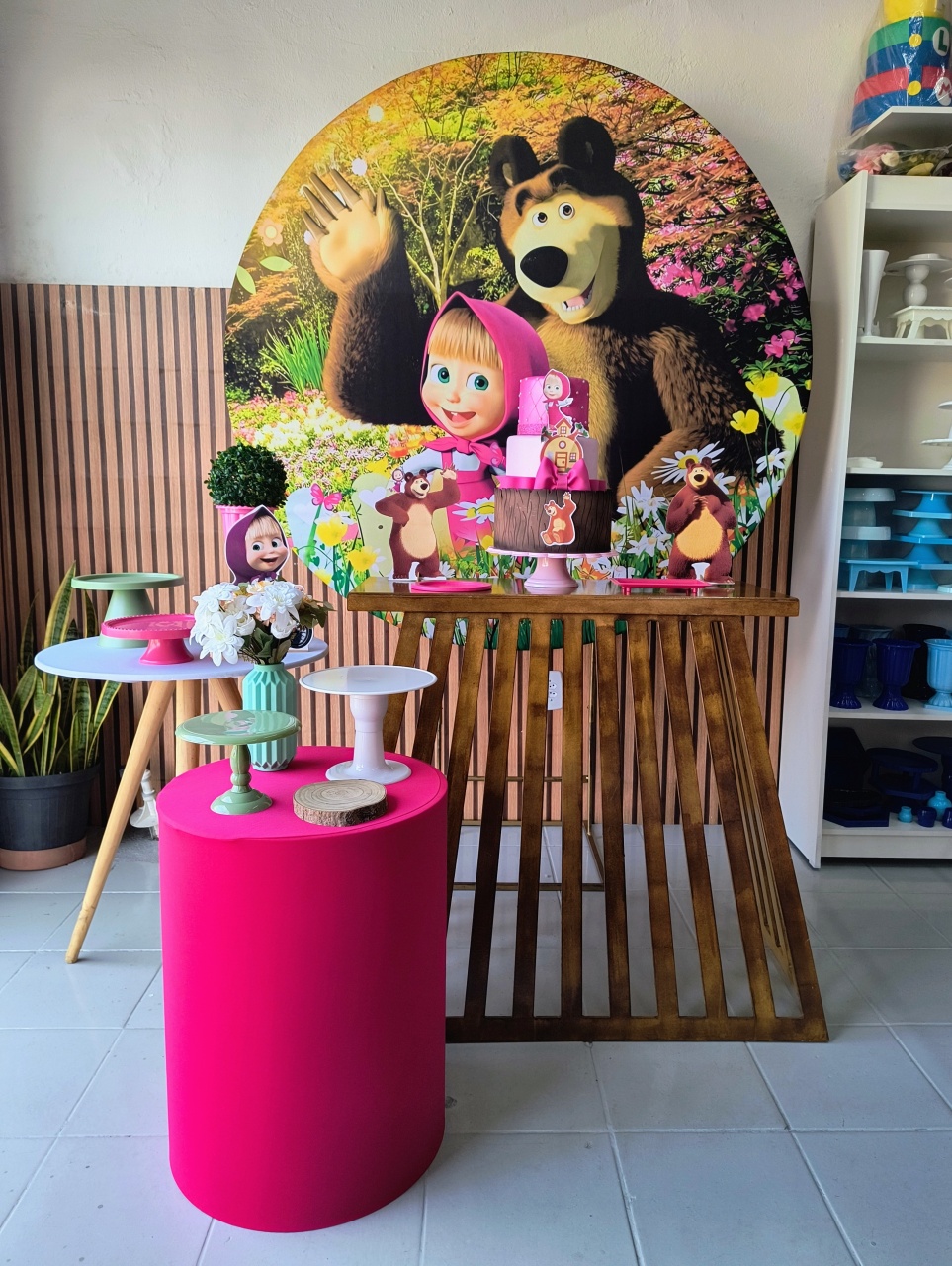 Kit Ouro Marsha E O Urso - Lilas Decor Locações e Festas