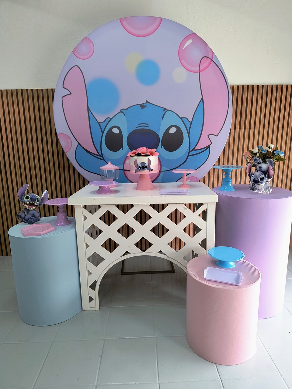 Composição Stitch - Lilas Decor Locações e Festas
