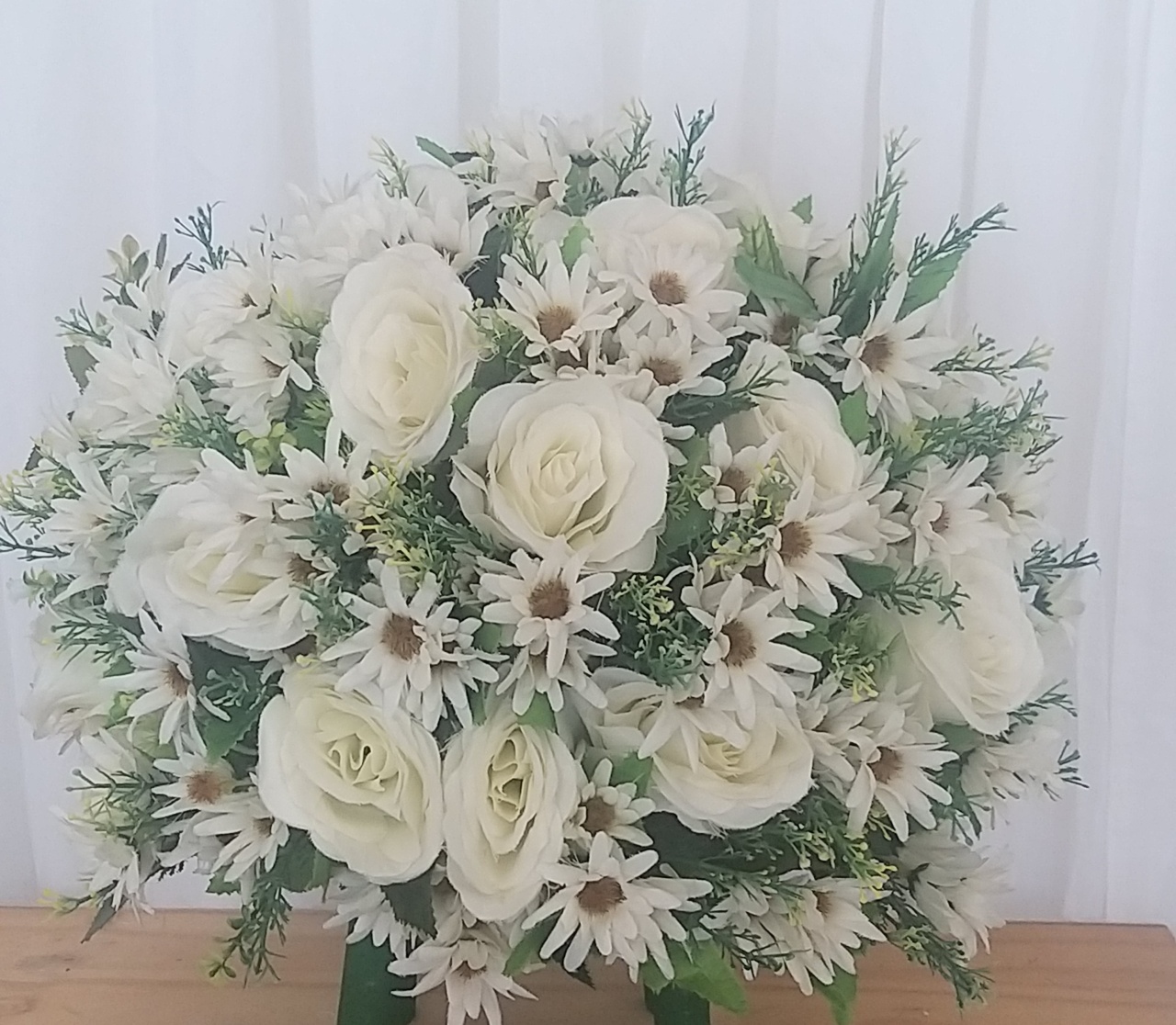 Arranjo Branco Grande - Elisângela  Ataide Ferreira Gambary 