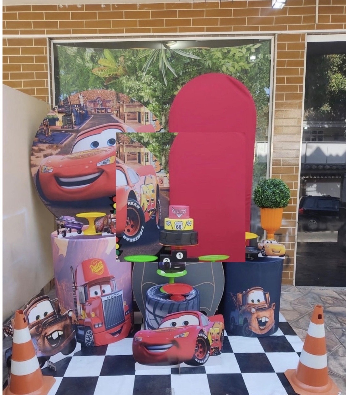 Carros 2 Com Romano - CARLOS HENRIQUES DE OLIVEIRA CRESPO 52601125