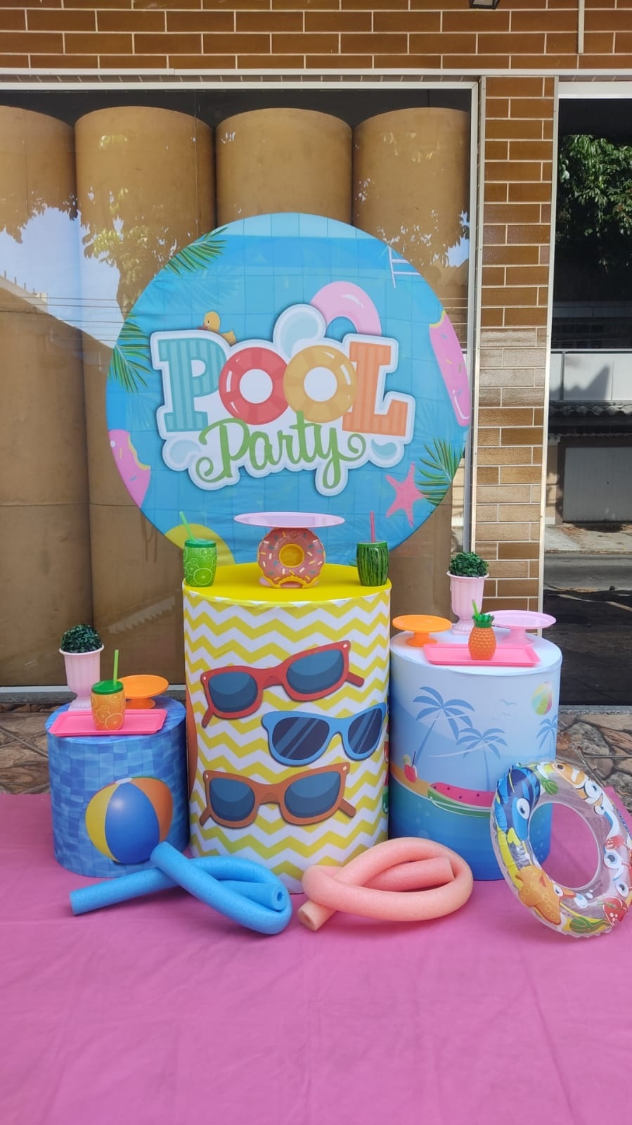Pool Party Rosa - CARLOS HENRIQUES DE OLIVEIRA CRESPO 52601125
