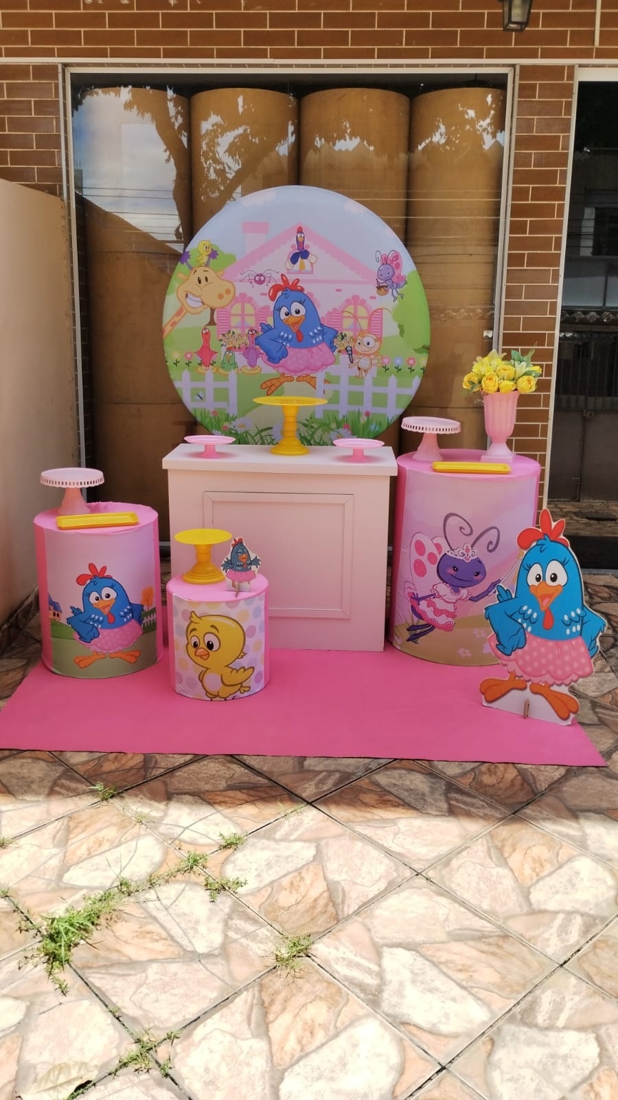 Galinha Pintadinha  Rosa Com Cômoda - CARLOS HENRIQUES DE OLIVEIRA CRESPO 52601125