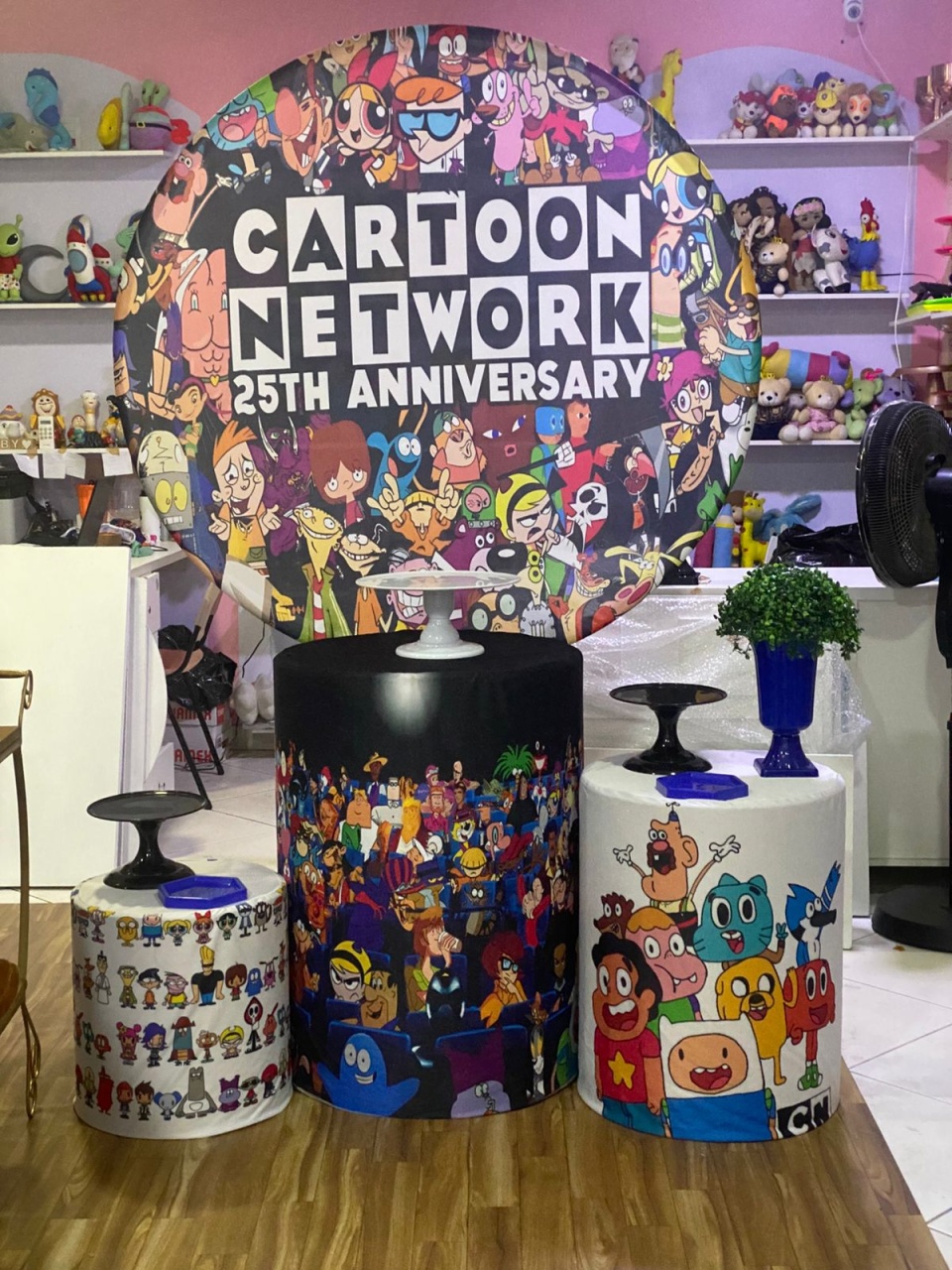 Trio de Capas + Painel Tematicos Cartoon Network - CARLOS HENRIQUES DE OLIVEIRA CRESPO 52601125