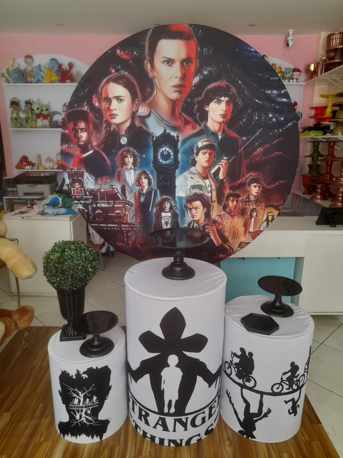 Strangers Things - CARLOS HENRIQUES DE OLIVEIRA CRESPO 52601125