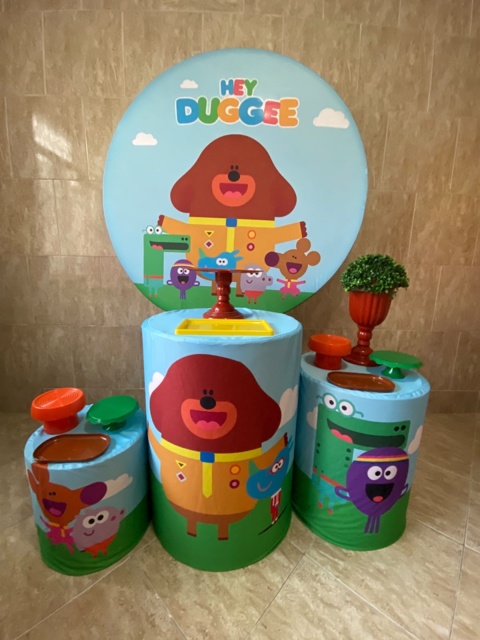 Hey Duggee - CARLOS HENRIQUES DE OLIVEIRA CRESPO 52601125