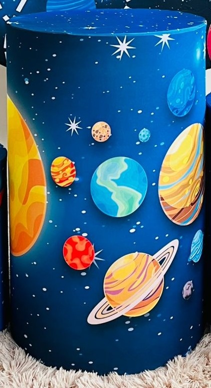 Capa Sublimada Cilindro Grande Astronauta - Selminha Lokfest