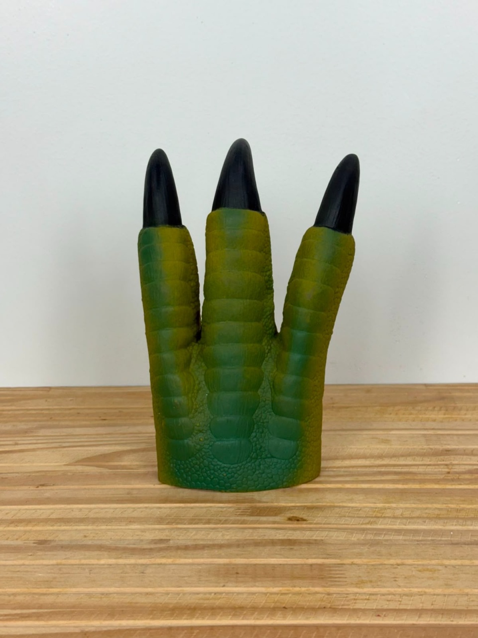 Mão Dinossauro Verde - Selminha Lokfest