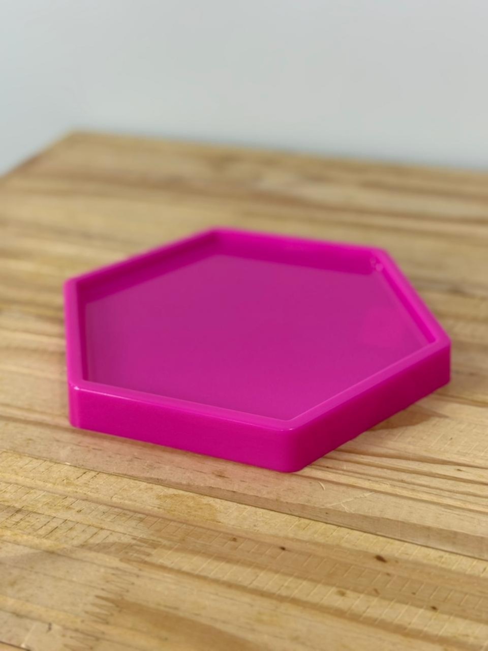 Bandeja Sextavada Plástica Pink G (18X20) - Selminha Lokfest
