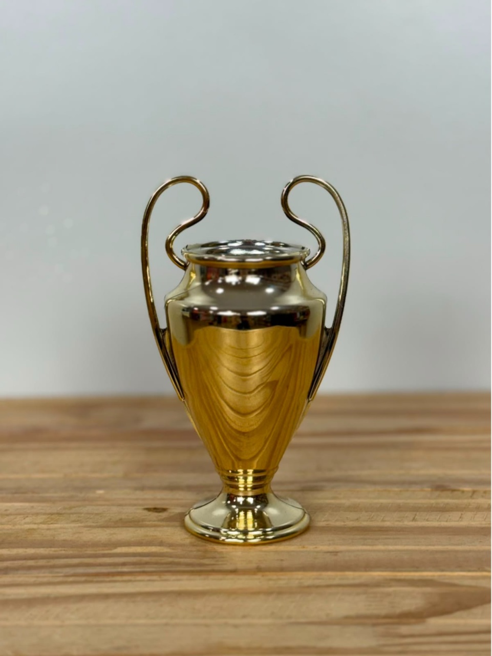Mini Taça Champions League Dourada Decorativa - Selminha Lokfest