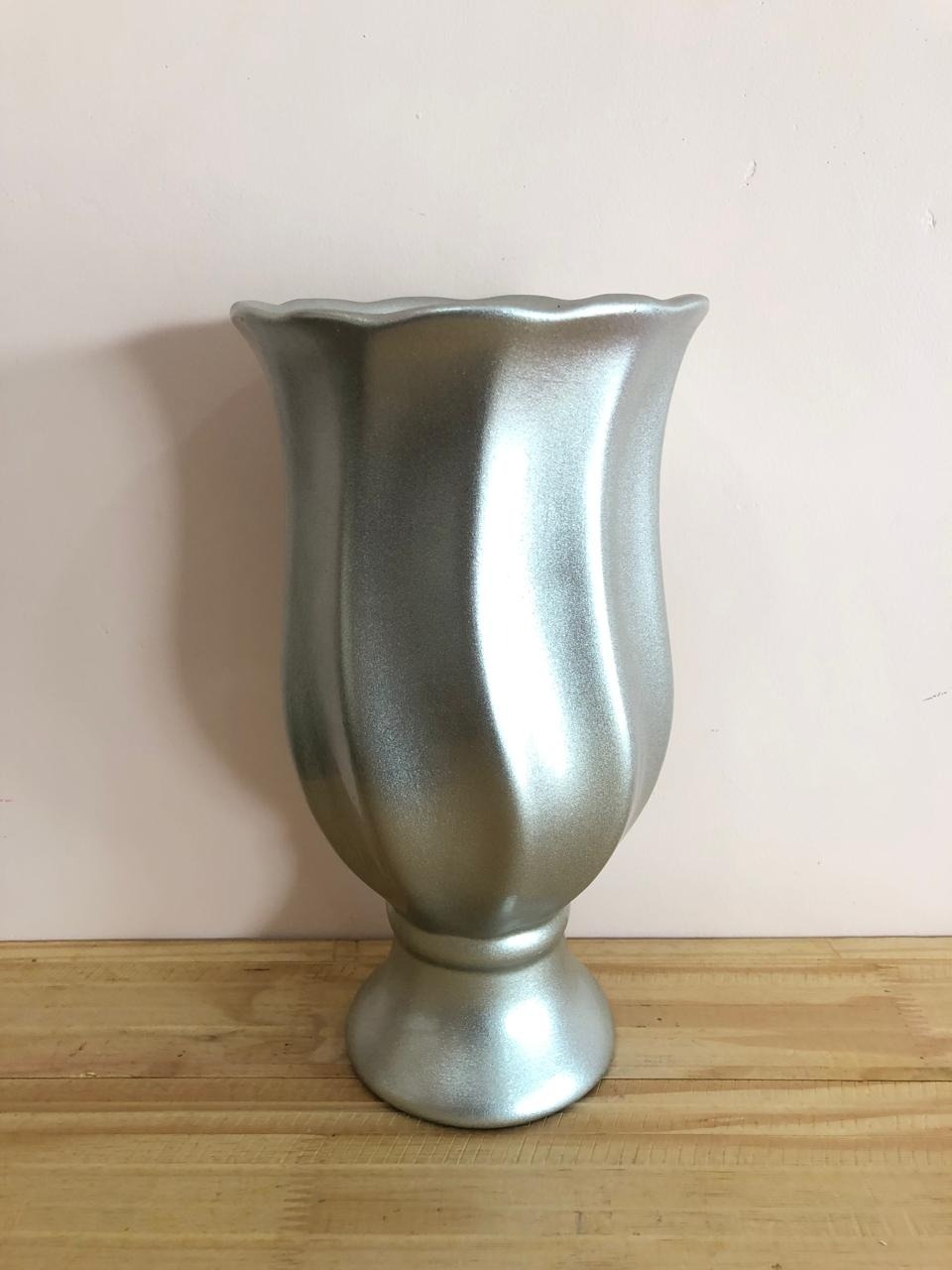 Vaso Torcido Cerâmica Prata (30Cm) - Selminha Lokfest