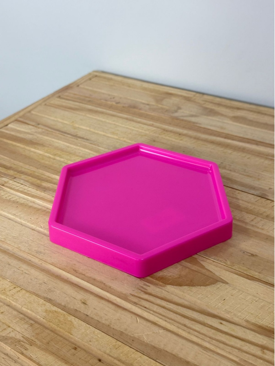Bandeja Sextavada Plástica Pink P (16X18) - Selminha Lokfest