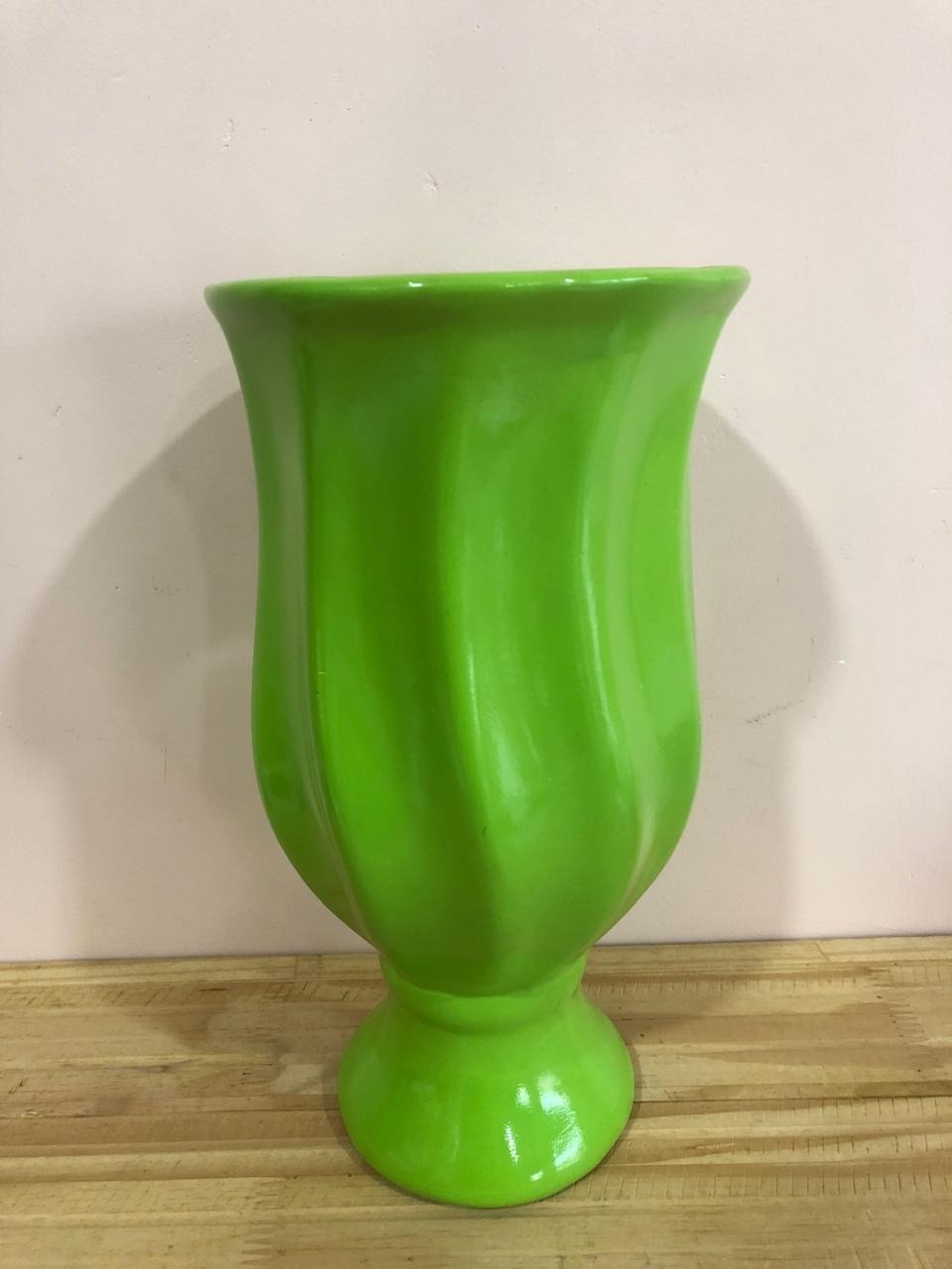 Vaso Torcido Cerâmica Verde Limão (30Cm) - Selminha Lokfest