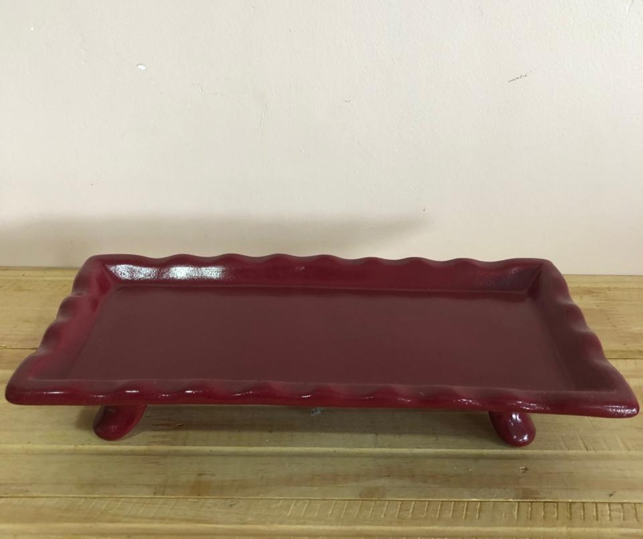 Bandeja Retangular Rendada C/ Pés de Cerâmica Marsala (25Cm) - Selminha Lokfest