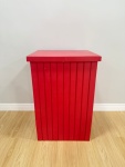 Mesa Quadrada Ripada Grande Vermelha - imagem 1