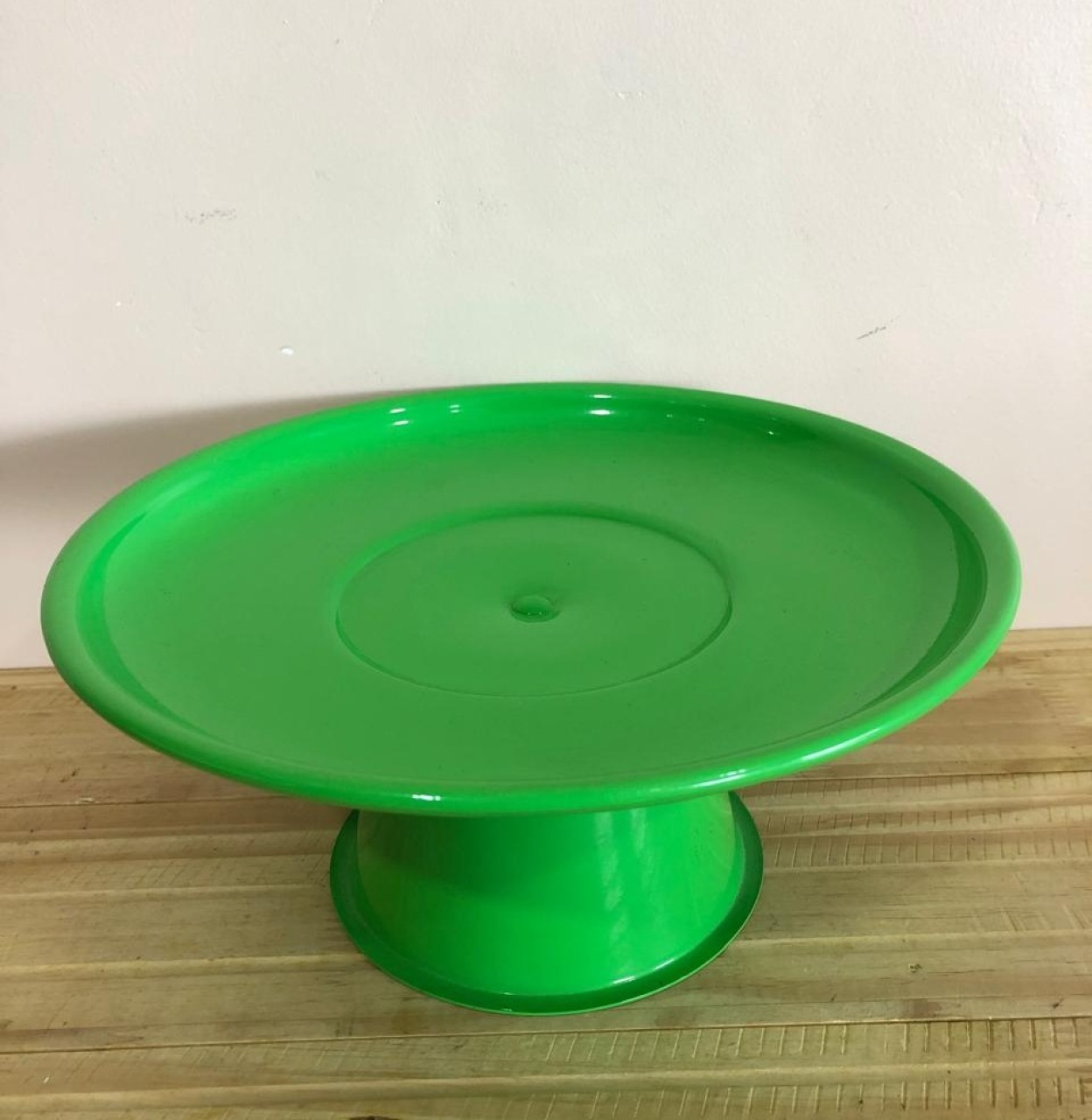 Bandeja Redonda de Alumínio Verde Neon M (25X11) - Selminha Lokfest