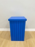 Mesa Quadrada Ripada Pequena Azul - imagem 1