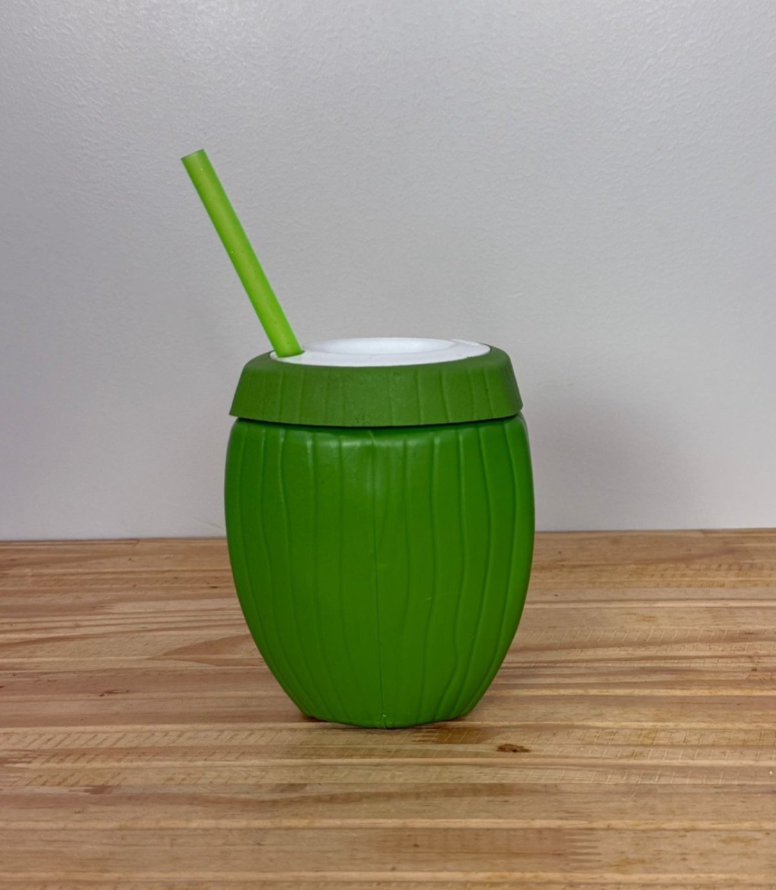 Côco Verde C/ Canudo Decorativo - Selminha Lokfest