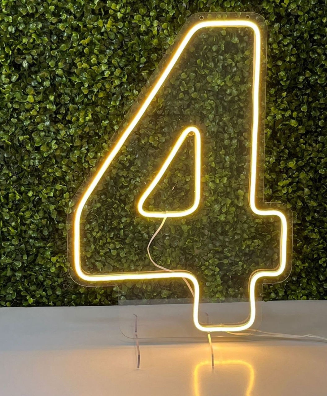 Número 4 Em Led Acrílico Branco Quente (50Cm) - Selminha Lokfest