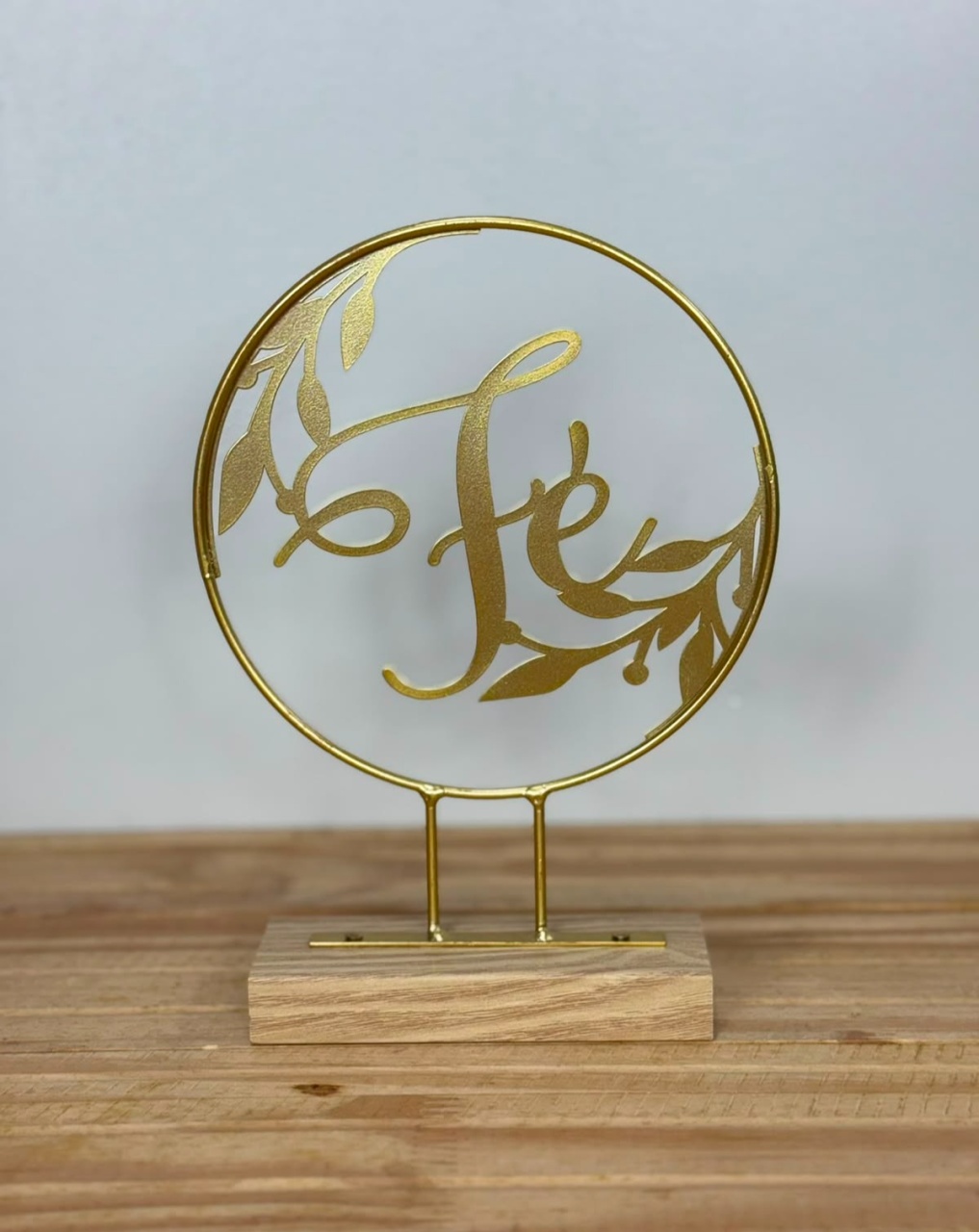 Placa Decorativa Fé Dourada Em Metal E Mdf (21Cm) - Selminha Lokfest