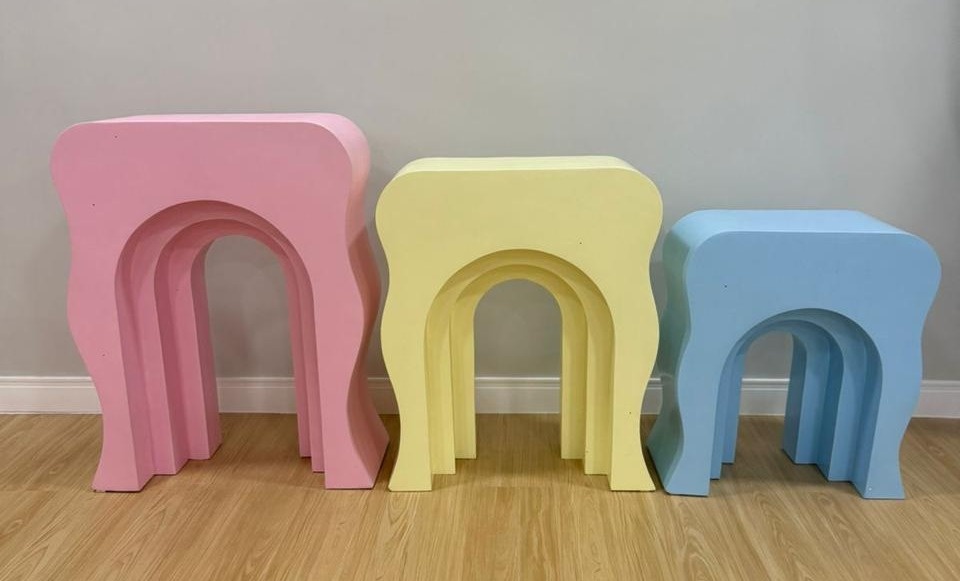 Trio de Mesas Ondas Coloridas Mdf (Rosa,Azul,Amarela) - Selminha Lokfest
