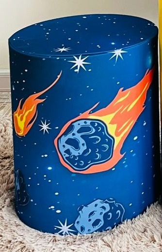 Capa Sublimada Cilindro Pequena Astronauta - Selminha Lokfest