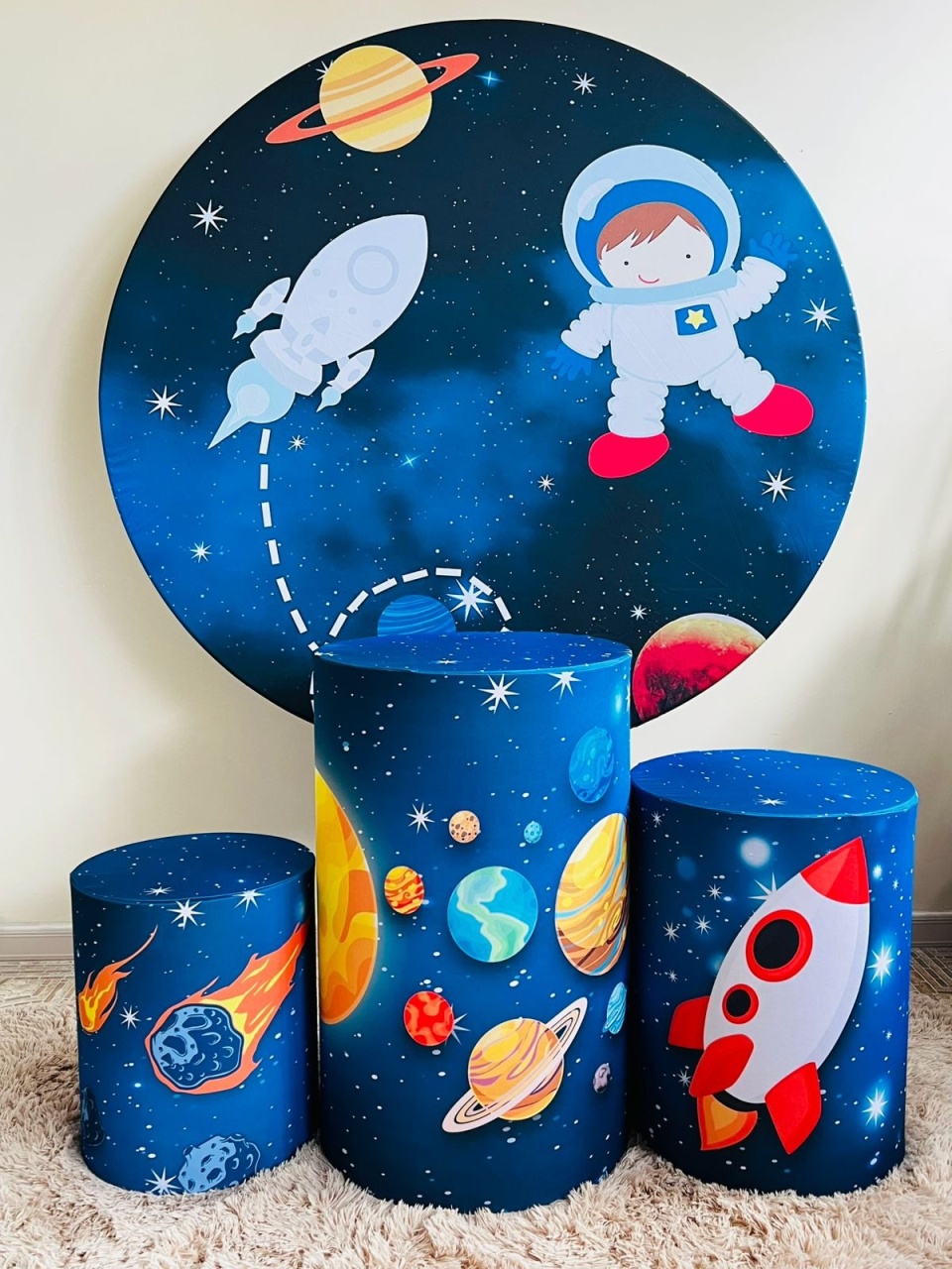 Kit Sublimado Capa Painel Redondo E Capas de Cilindros Astronauta - Selminha Lokfest