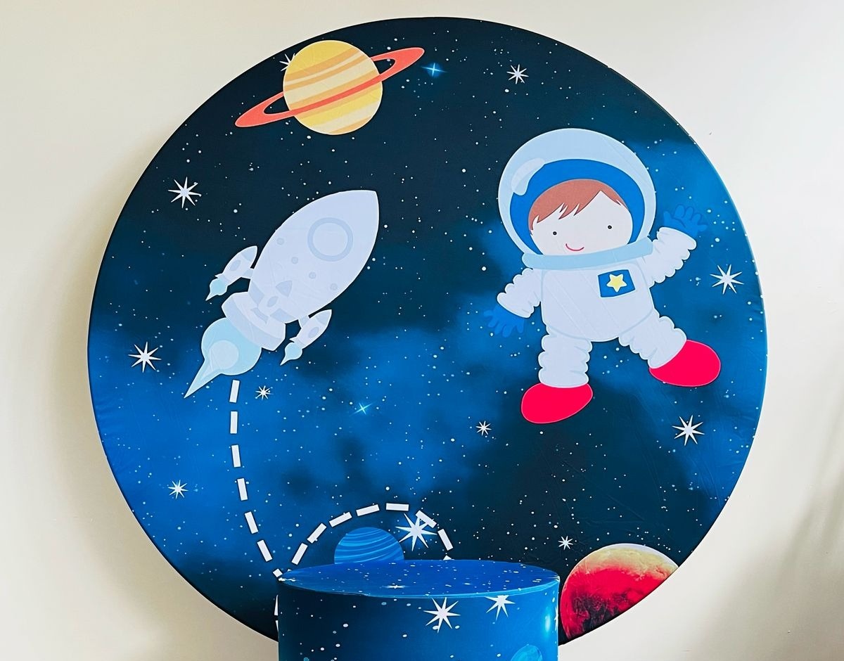 Capa Sublimada Painel Astronauta (1,50M) - Selminha Lokfest