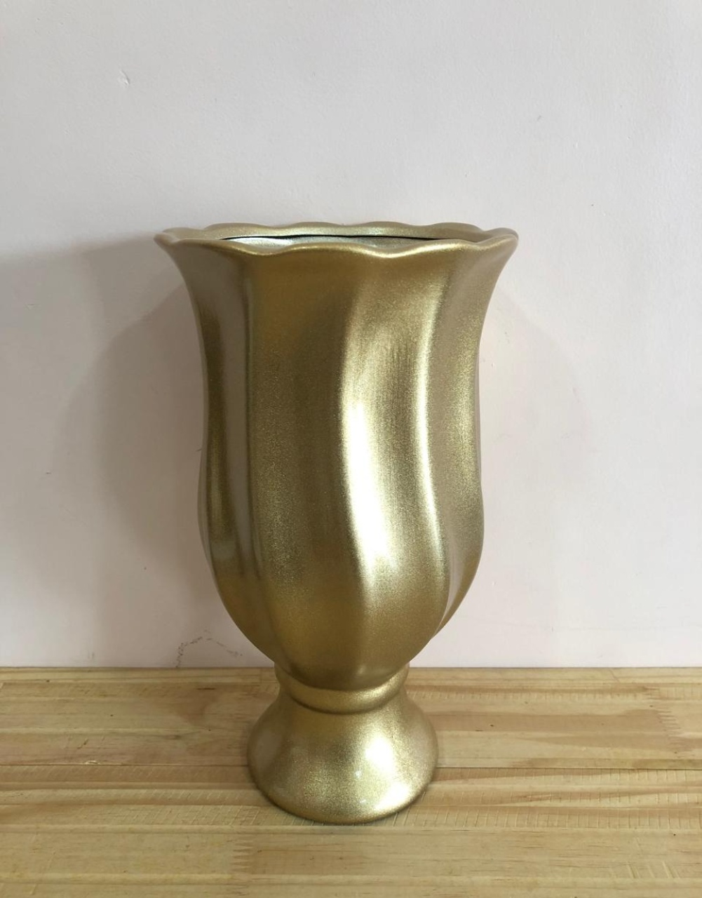 Vaso Torcido Cerâmica Dourado (30Cm) - Selminha Lokfest