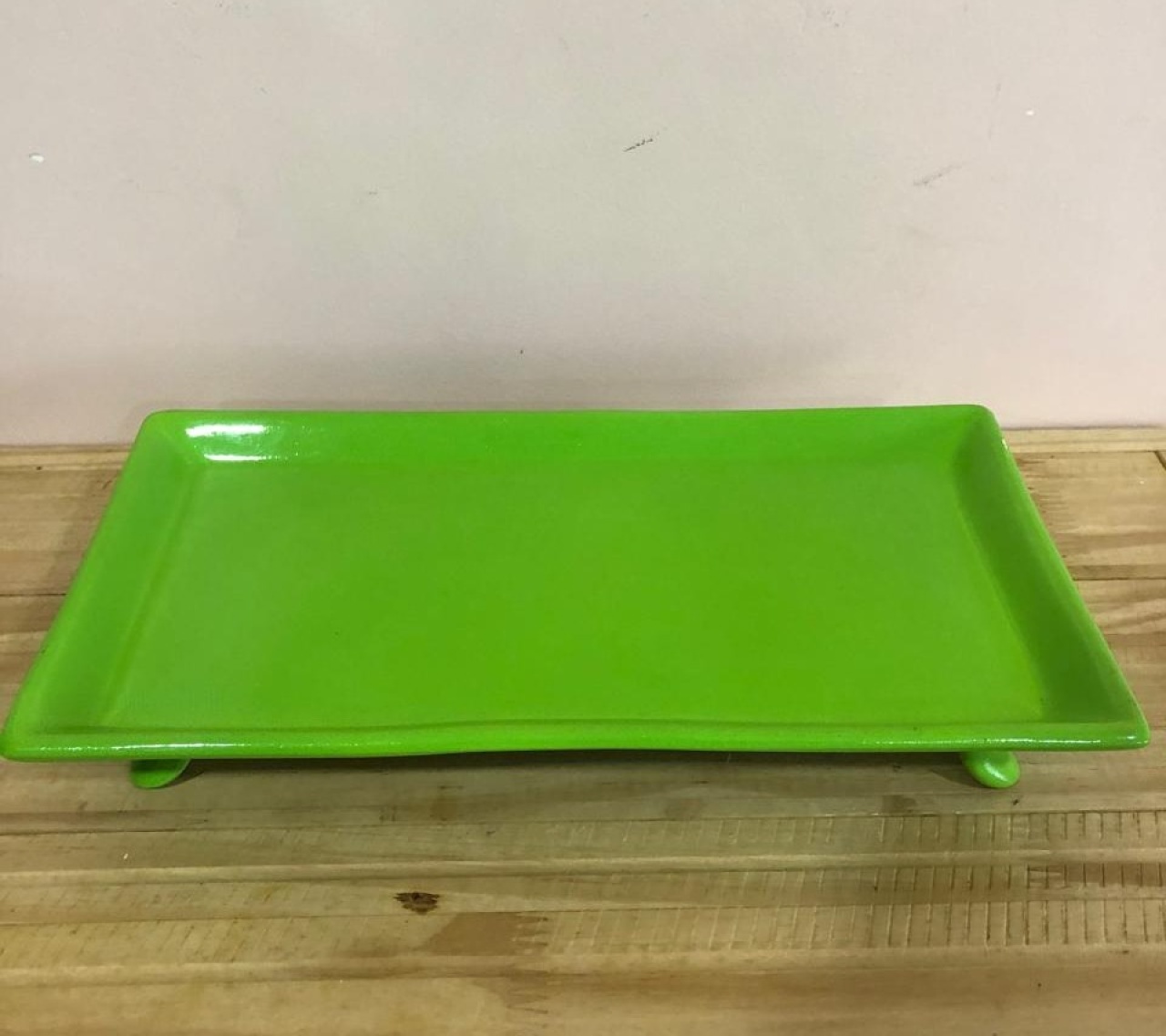 Bandeja Retangular C/ Pés de Cerâmica Verde Limão (30Cm) - Selminha Lokfest