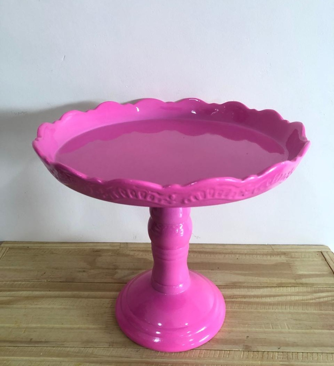 Bandeja Redonda Rendada Cerâmica Pink G (26X23) - Selminha Lokfest